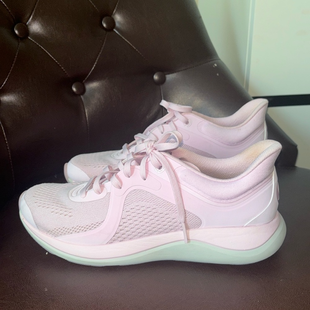 Lulu lemon chargefeel running shoes size 9.5